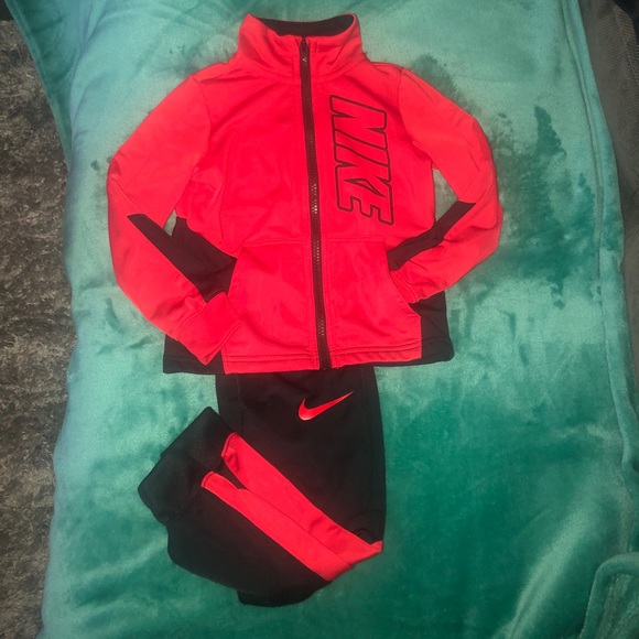 Nike Other - Boys Nike 2 piece zip up set